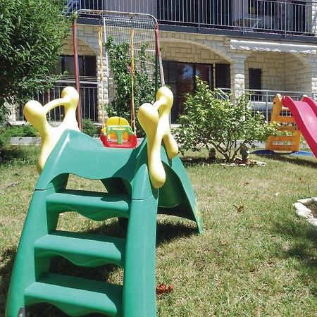 3 Bedroom Beautiful Apartment In Medulin Dış mekan fotoğraf