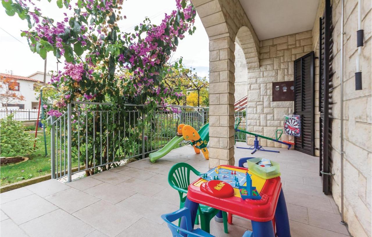 3 Bedroom Beautiful Apartment In Medulin Dış mekan fotoğraf