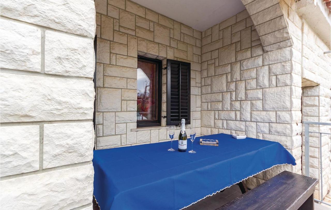 3 Bedroom Beautiful Apartment In Medulin Dış mekan fotoğraf