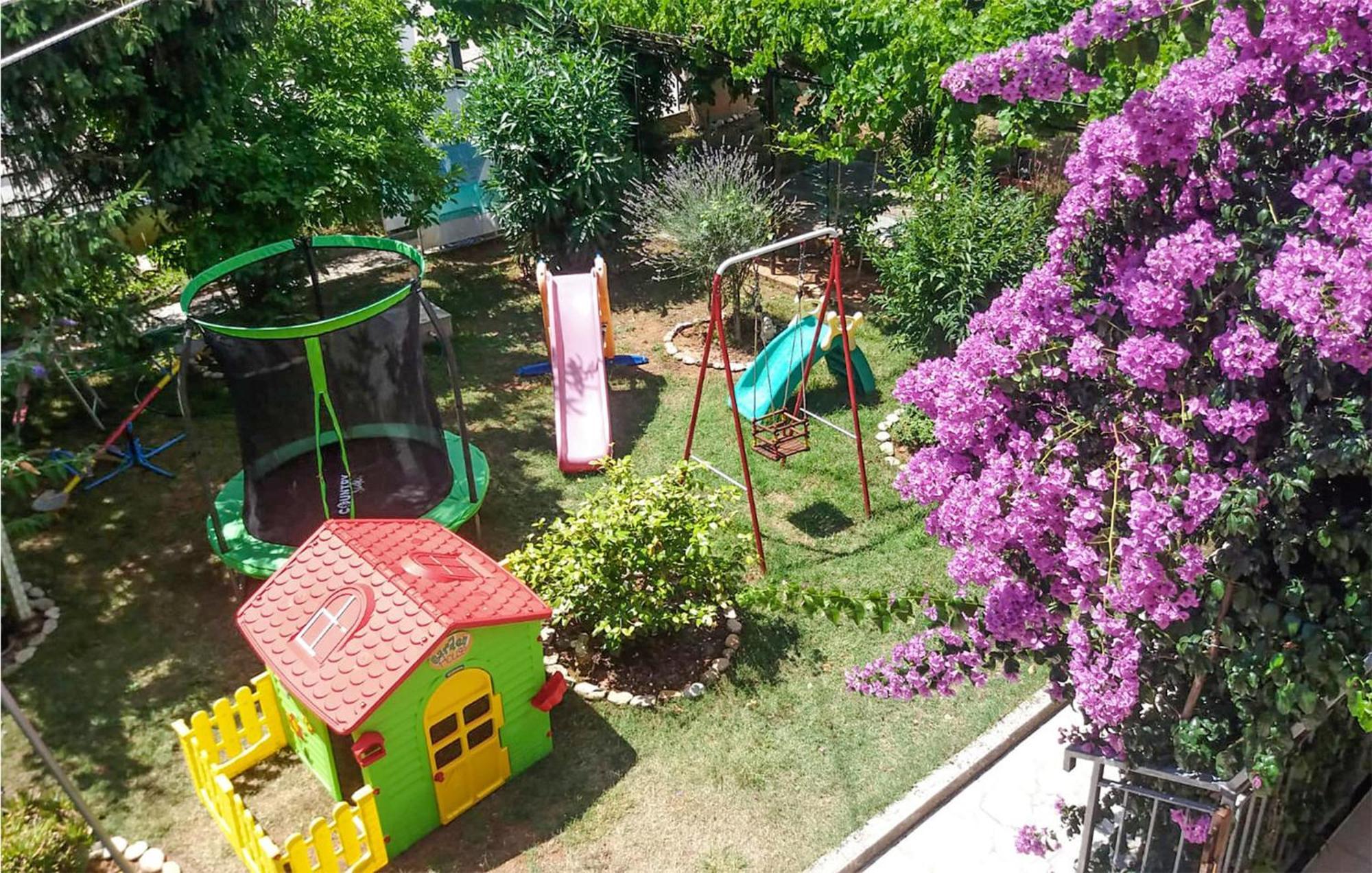 3 Bedroom Beautiful Apartment In Medulin Dış mekan fotoğraf